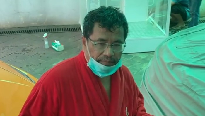 Bilik disinfektan Hotman Paris