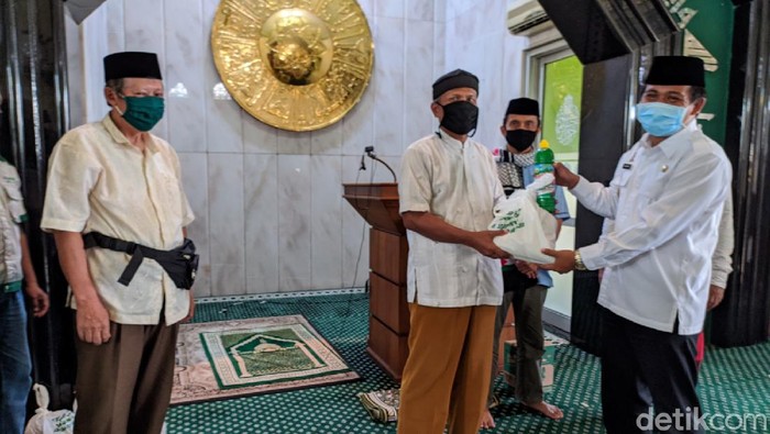 Bantuan Warga Terdampak Corona di Ciamis