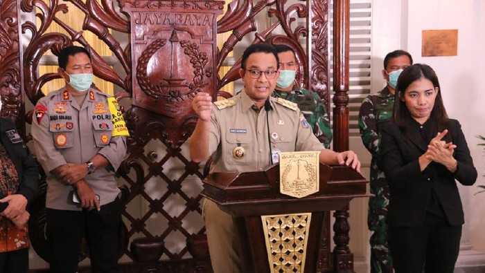 Gubernur DKI Jakarta Anies Baswedan saat mengumumkan PSBB di DKI Jakarta. (Dok. Pemprov DKI)
