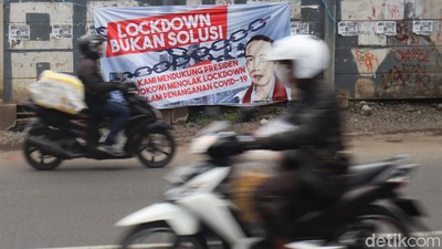 Spanduk Dukungan untuk Jokowi Atasi Corona Mejeng di Bandung