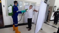 Pemerintah juga meningkatkan penjagaan di Pos Lintas Batas Negara (PLBN). Salah satunya di Entikong. ANTARA FOTO/Agus Alfian.
