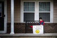 Intip pesan anak-anak ini yang sedang berada di rumah saja untuk para warga dunia yang tengah memberantas pandemi Corona (COVID-19).
