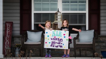 Mari kita berpelukan jarak jauh saja terlebih dahulu.