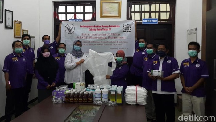 PDHI Cabang Jatim IV serahkan donasi alat medis, obat-obatan, dan disinfektan