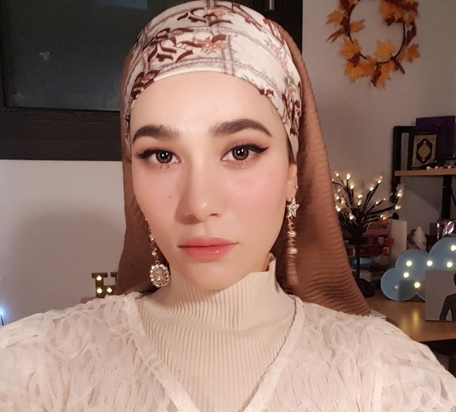 Kim Miso kerap menggunakan bahasa Arab saat berbicara di Instagram Story. Selain itu Kim juga aktif mengunggah konten di YouTube. Ia biasanya membahas berbagai macam topik di channelnya. Foto: instagram @kimmiso1194