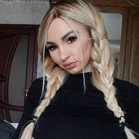 Wanita 33 tahun itu diketahui saat ini tengah single. Iryana yang berasal dari Rusia pernah jadi viral karena mengungkapkan ide ingin isolasi bersama penggemarnya di tengah lockdown. Foto: dok. Instagram