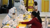 Rapid test COVID-19 ini diberikan gratis untuk keluarga besar Golkar, pekerja media dan masyarakat.  