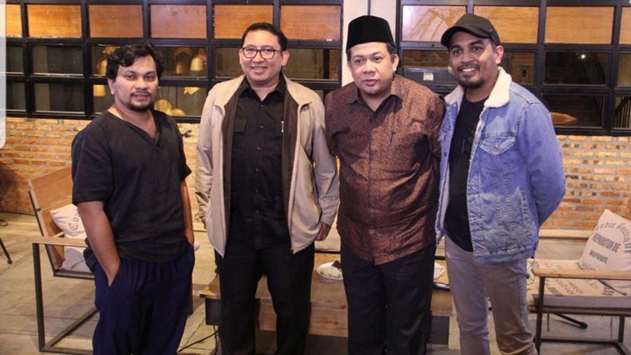 Fadli Zon berfoto bersama Glenn Fredly, Fahri Hamzah, dan Tompi