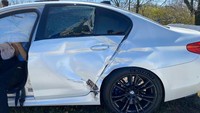 kejadian ini berada di wilayah Baltimore, Maryland, Amerika Serikat. Tidak disebutkan siapa pemilik dan detail peristiwa, namun diketahui mobil mulus baru saja keluar dari dealer. Foto: Facebook Shahzaib Malik