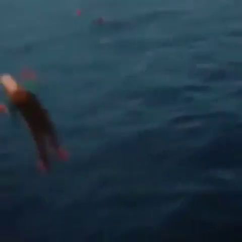 Ratusan penumpang KM Lambelu protes kapal tidak boleh sandar di Maumere karena diduga ada 3 ABK positif Corona (Screenshot video viral)