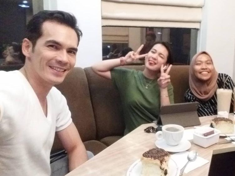 Intip Serunya Momen Kuliner Atalarik Syach Bersama Rekan Artis