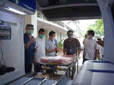 Bantuan Mobil Ambulance untuk Cegah COVID-19