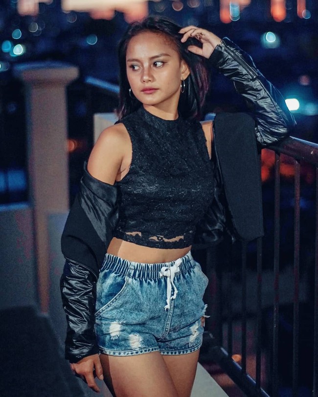 Di Instagram, terlihat jika Rita mengunggah beberapa foto endorsement dan modeling. Foto: Instagram @itsritagaviola