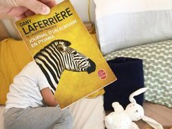 Aksi Kocak Pecinta Buku Atasi Bosan #DiRumahAja