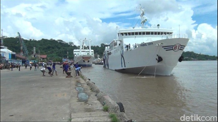 Pelabuhan Samarinda.