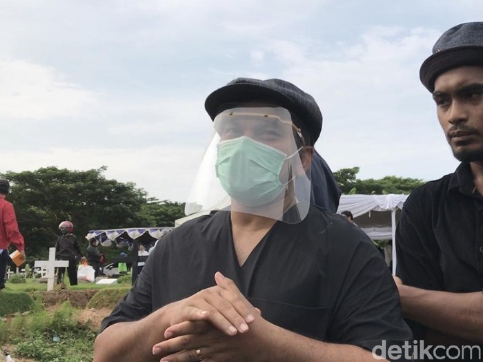 Tompi di pemakaman Glenn Fredly