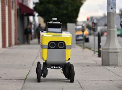 Orang-orang Pada di Rumah, Robot-robot Siap Menggantikan