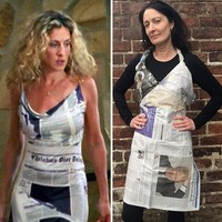 Berbalut gaun koran Dior menjadi salah satu momen stylish Carrie Bradshaw di serial Sex & The City. Versi netizen: koran jadi gaun. (Foto: Dok. Boredpanda)