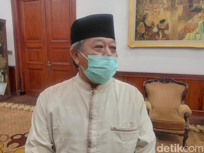 Pemprov Jatim menyiapkan dana Rp 2,384 triliun untuk penanganan wabah virus Corona. DPRD Jatim menyarankan, bila angka tersbeut masih kurang, Pemprov bisa menaikkannya.