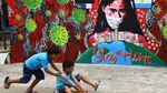 Mural Lawan Corona Mejeng di Cipayung Depok