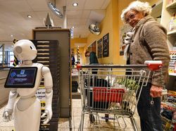 Orang-orang Pada di Rumah, Robot-robot Siap Menggantikan