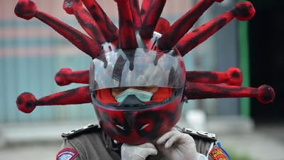 Kepolisian Sosialisasi Kenakan Masker Anti Virus Corona