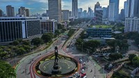 Secara keseluruhan, barang mewah yang mengalami penurunan harga terbesar dalam dolar AS adalah sepatu wanita turun 11,7%, suite hotel 9,3%, dan anggur 5,3%. Sedangkan penerbangan kelas bisnis 11,4%, wiski 9,9%, dan jam tangan 6,6% mengalami peningkatan terbesar. ANTARA FOTO/Galih Pradipta  