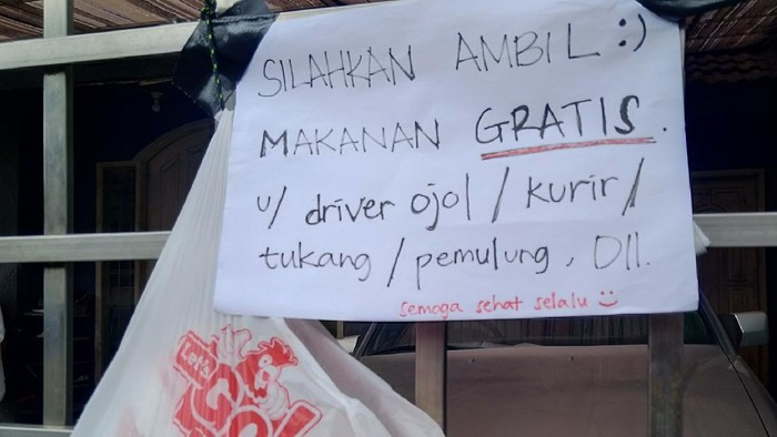 bagikan makanan gratis bagikan makanan gratis