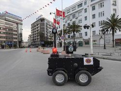 Orang-orang Pada di Rumah, Robot-robot Siap Menggantikan