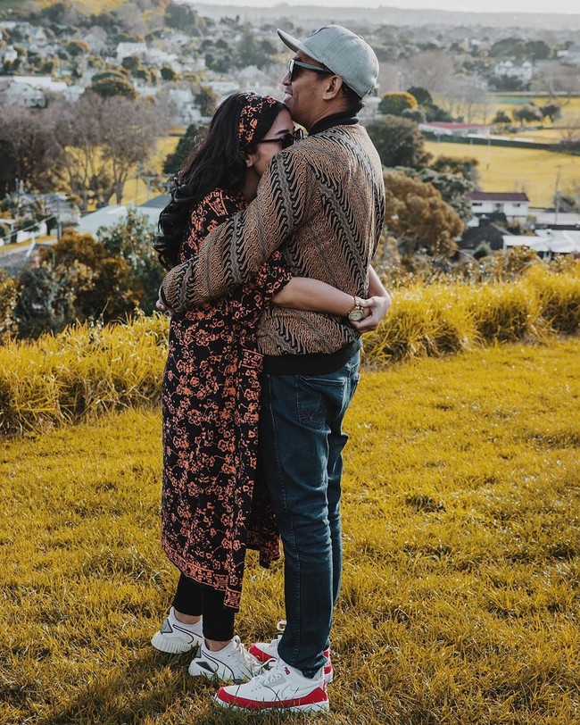 Kini kemesraan mereka tinggal kenangan. Namun tentunya akan selalu jadi kenangan terindah bagi Mutia Ayu. Foto: Instagram/@mutia_ayuu, @glennfredly309