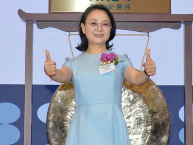 Zhong Huijuan yang berasal dari China merupakan pimpinan perusahaan farmasi China, Hansoh Pharmaceutical. Kekayaan Zhong diperkirakan mencapai Rp 231 triliun.Foto: dok. Revolutionary Enterpreneur