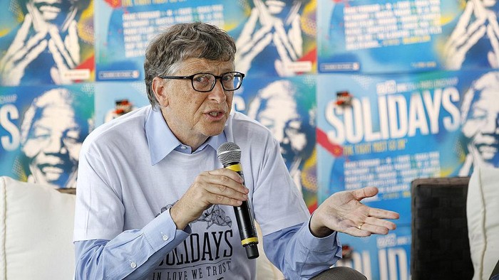 PARIS, FRANCE - JUNE 27:  Bill Gates, the co-Founder of the Microsoft company and and co-Founder of the Bill and Melinda Gates Foundation, delivers a speech during a press conference at the Solidays festival, on June 27, 2014 in Paris, France. Bill Gates visited the 16th edition of the Solidays music festival, dedicated to the fight against AIDS.  (Photo by Thierry Chesnot/Getty Images)