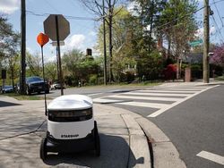 Orang-orang Pada di Rumah, Robot-robot Siap Menggantikan