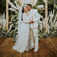 Mutia Ayu dan Glenn Fredly menikah pada 19 Agustus 2019. Keduanya menggelar resepsi di Taman Kajoe, Kemang, Jakarta Selatan.  Foto: Instagram/@mutia_ayuu, @glennfredly309