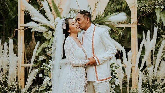 Kemesraan Glenn Fredly dan Mutia Ayu yang kini tinggal kenangan.