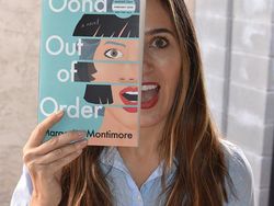 Aksi Kocak Pecinta Buku Atasi Bosan #DiRumahAja