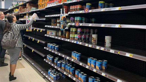 Ralphs Pasadena di California pada 12 Maret 2020