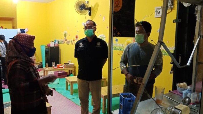 Warung nasi rusak usai diamuk pria mabuk di Depok