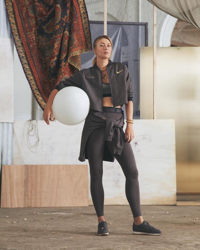Maria pun bekerjasama dengan sejumlah brand fashion olahraga. Salah satunya adalah Nike. Seperti inilah karya Sharapova x Nike.  Foto: Instagram
