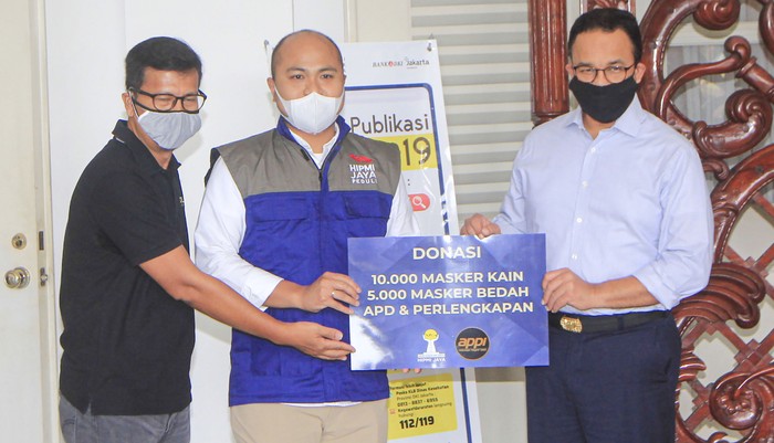 HIPMI Jaya dan APPI Sumbang 

 

Himpunan Pengusaha Muda Jakarta Raya (HIPMI Jaya) bersama APPI menyerahkan bantuan berupa masker kepada Pemprov DKI Jakarta, Kamis (9/4/2020).