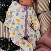 Mutia Ayu memamerkan foto Gewa tepat di saat sang anak berusia satu bulan. Dan 10 hari kemudian, tepatnya ketika Gewa berusia 40 hari, Glenn Fredly meninggalkan sang putri untuk selamanya karena dia telah dipanggil Yang Maha Kuasa. Ketika Gewa sudah dewasa nanti dan mengerti, Gewa pasti akan berkata “Gewa Bangga menjadi anak Perempuan Ayah, begitu tulisan menyentuh Mutia yang diunggah ke Instagram 15 jam sebelum Glenn Fredly meninggal dunia. Foto: Instagram Glenn Fredly dan Mutia Ayu