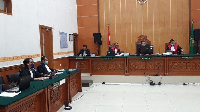 Sidang Pembacaan Dakwaan Abu Rara di PN Jakbar