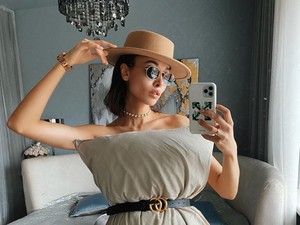 Tantangan Baru di Instagram, Gaya OOTD Seksi Pakai Bantal