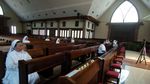 Suasana Misa Jumat Agung di Tengah Pandemi Corona