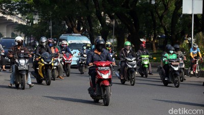 Melihat Aktivitas Warga pada Hari Pertama PSBB di Ibu Kota