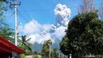 Merapi Batuk Lagi, Begini Penampakan Muntahan Abunya