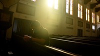 Ibadah Jumat Agung di Gereja Katedral Surabaya, Jawa Timur, hanya diikuti segelintir orang. ANTARA FOTO/Zabur Karuru.