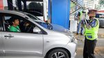 Polisi juga Periksa Kendaraan yang Masuk Tol Arah Jakarta