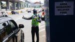 Polisi juga Periksa Kendaraan yang Masuk Tol Arah Jakarta