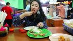 Keseruan Vanessa Surya Saat Makan Gulali hingga Es Dawet